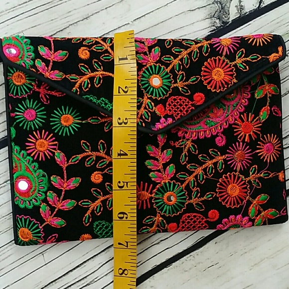 Embroidered Envelope Clutch - Picture 4 of 8